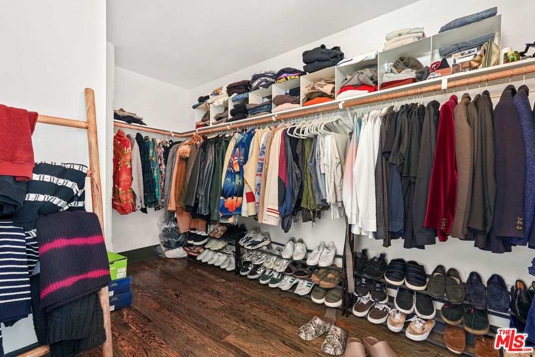 849 S Broadway Unit: 1210