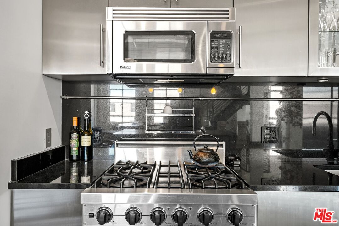 849 S Broadway Unit: 1210