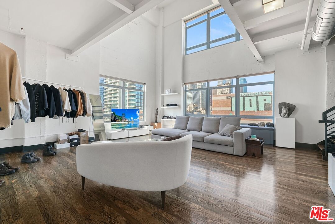 849 S Broadway Unit: 1210