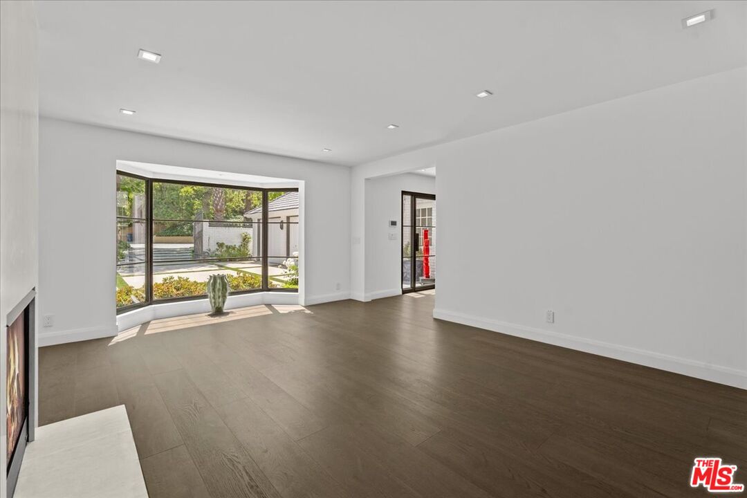 1400 Club View Dr