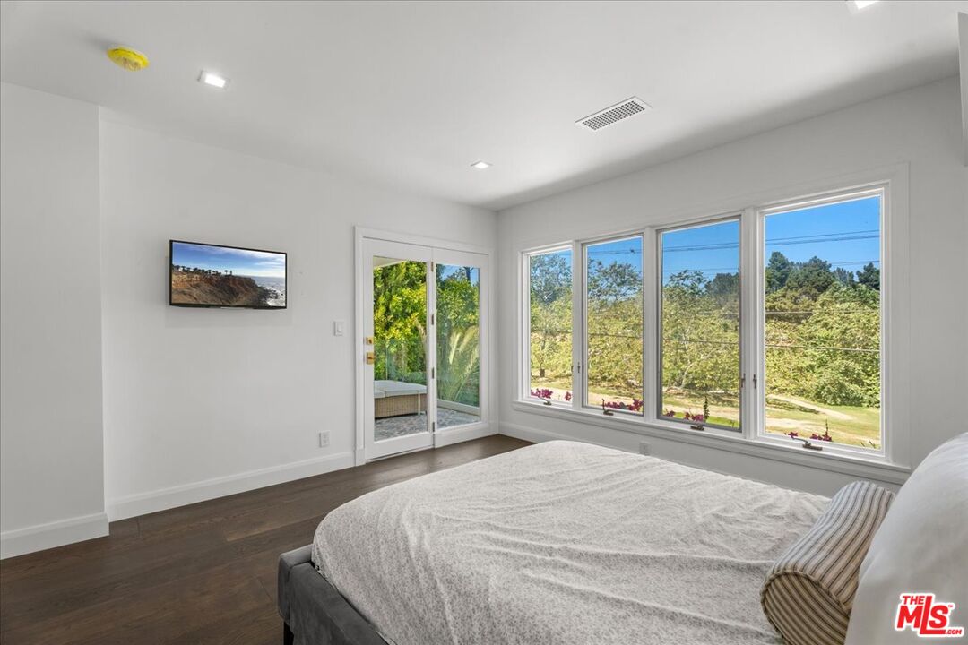 1400 Club View Dr