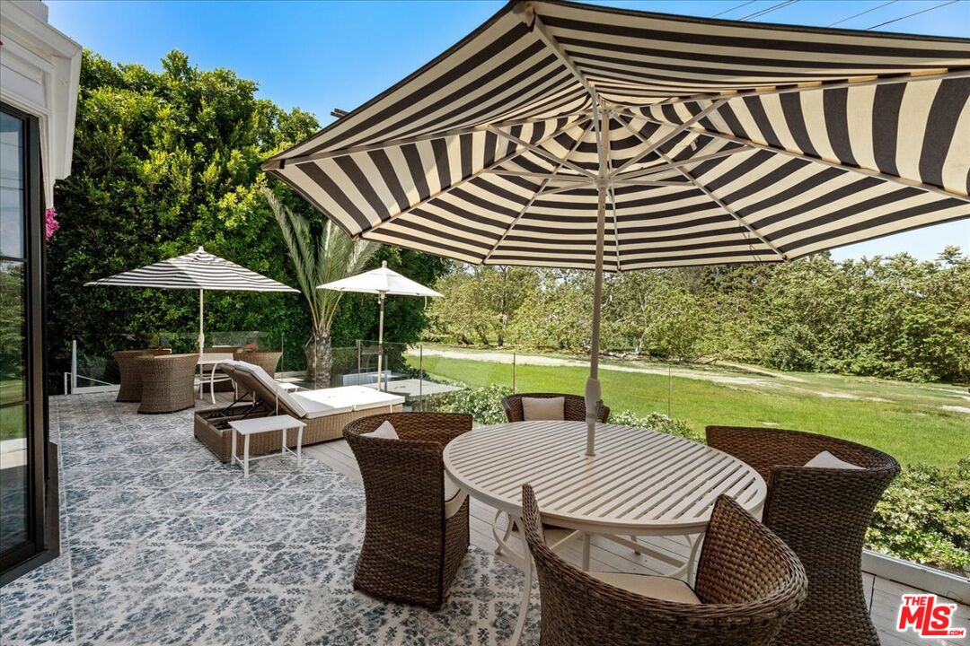 1400 Club View Dr
