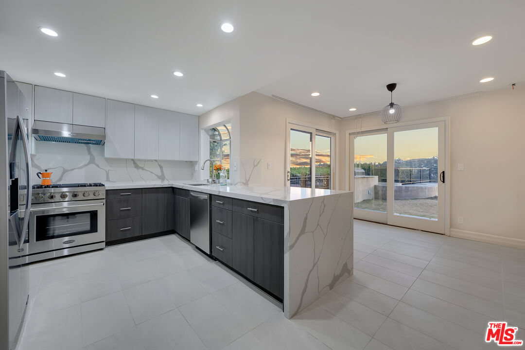 2169 HERCULES DR