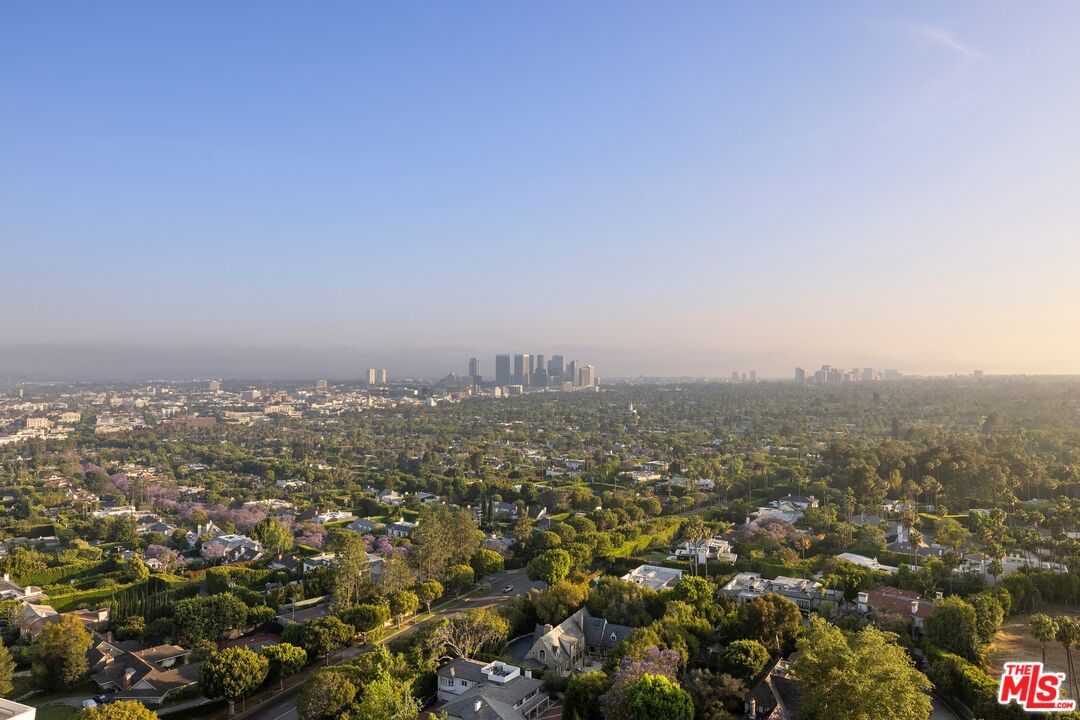 9255 Doheny Rd Unit: 2006