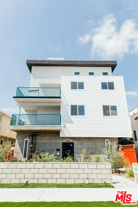 1431 S Sherbourne Dr Unit: 3