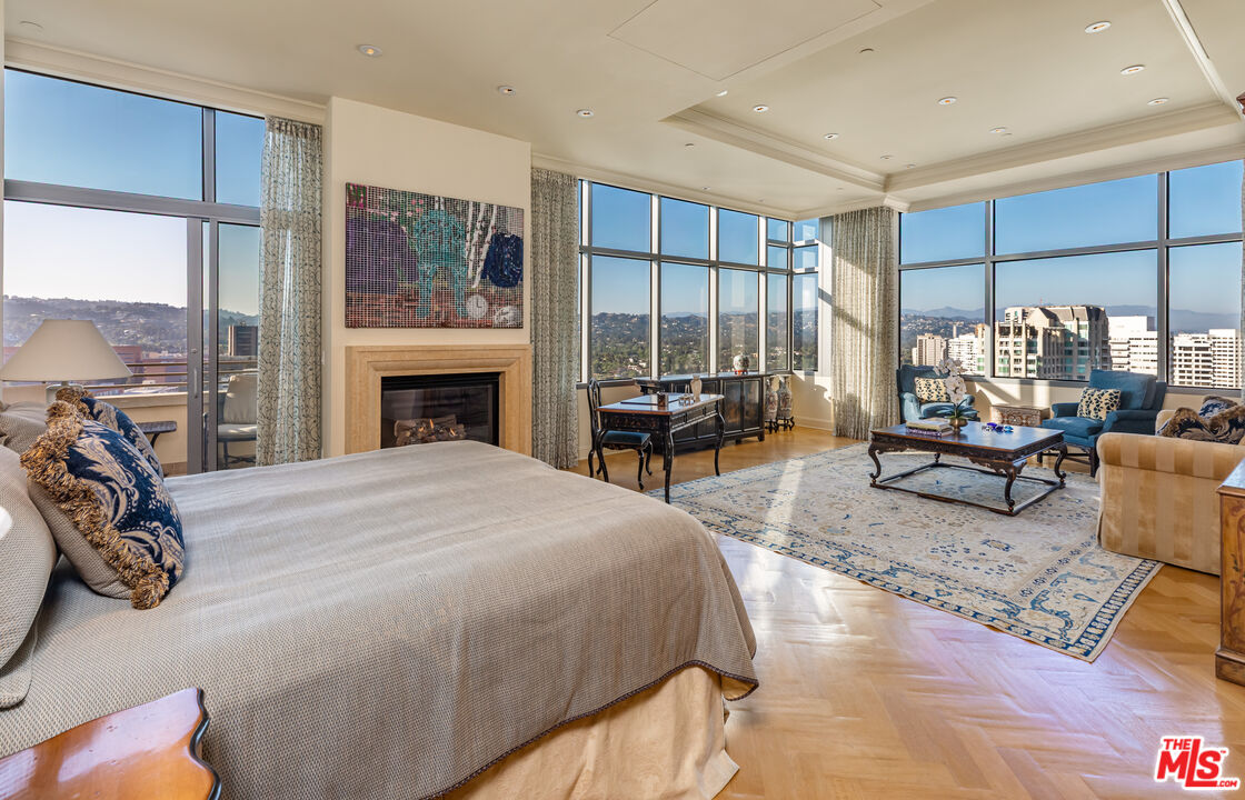 10800 Wilshire Blvd Unit: PH 2202