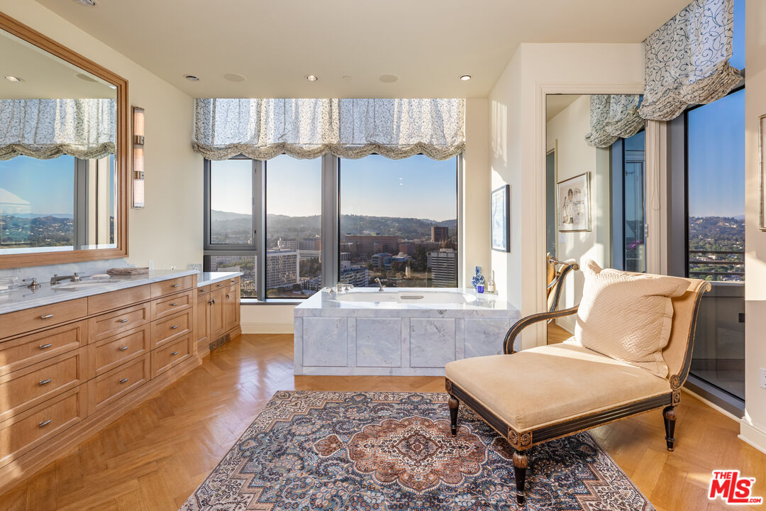 10800 Wilshire Blvd Unit: PH 2202