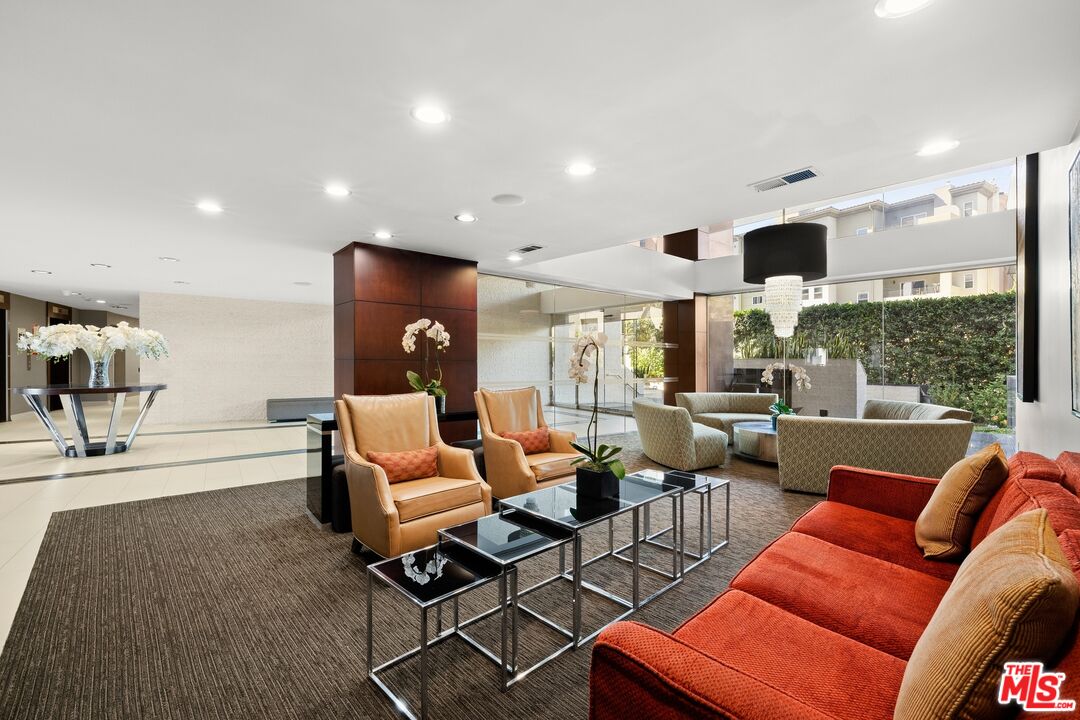 7250 Franklin Ave Unit: 1203