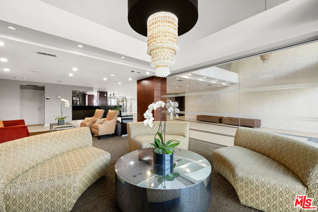 7250 Franklin Ave Unit: 1203