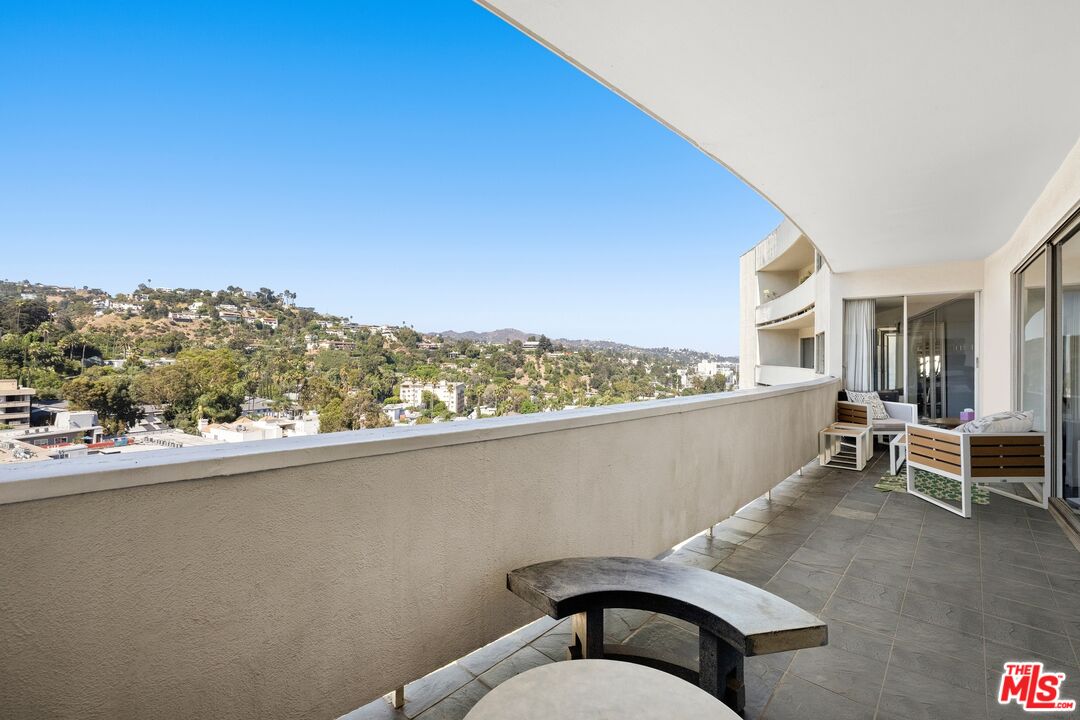 7250 Franklin Ave Unit: 1203