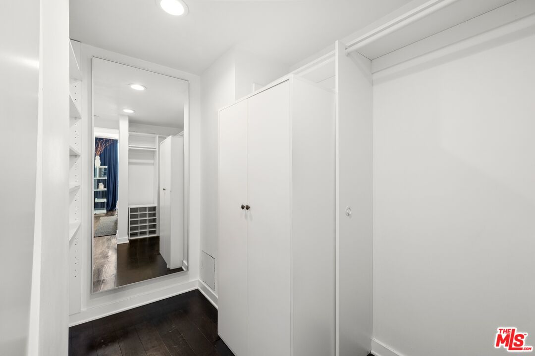 7250 Franklin Ave Unit: 1203
