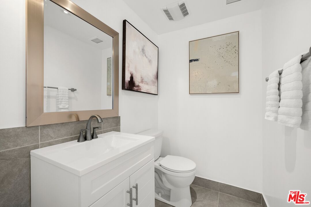 7250 Franklin Ave Unit: 1203