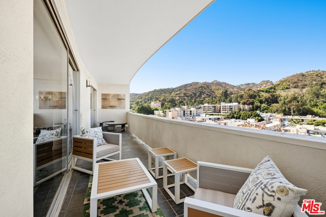 7250 Franklin Ave Unit: 1203