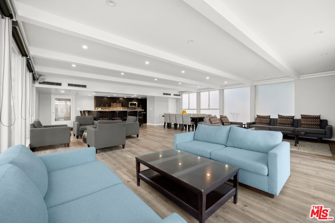 7250 Franklin Ave Unit: 1203