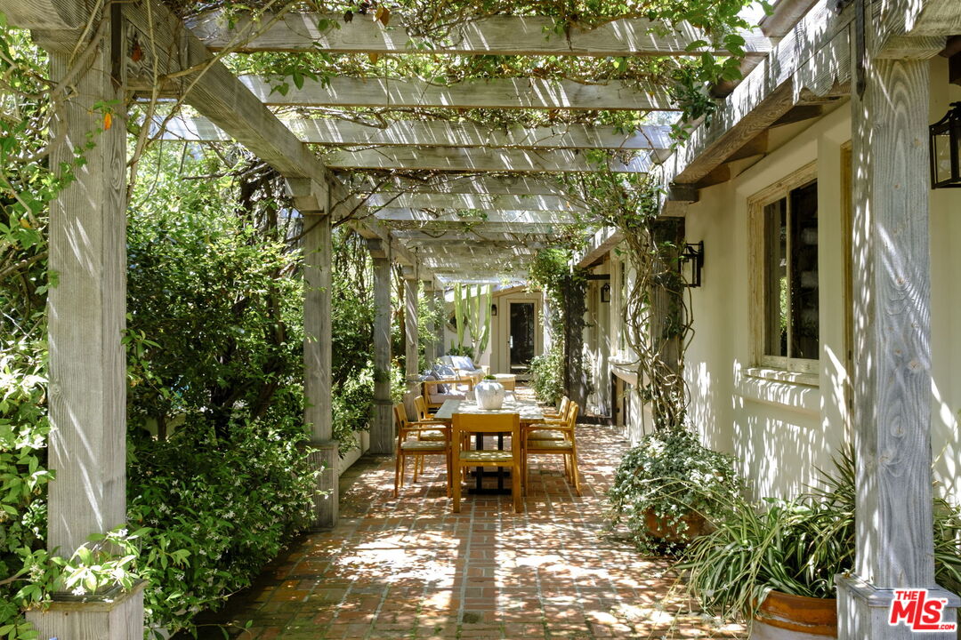 27403 Pacific Coast Hwy