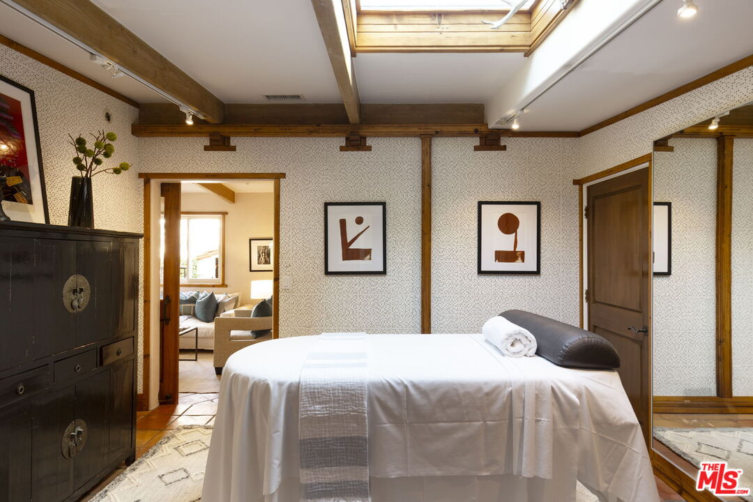 27403 Pacific Coast Hwy