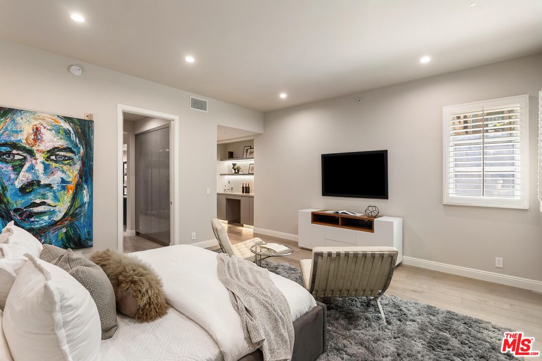 11500 San Vicente Blvd Unit: 218