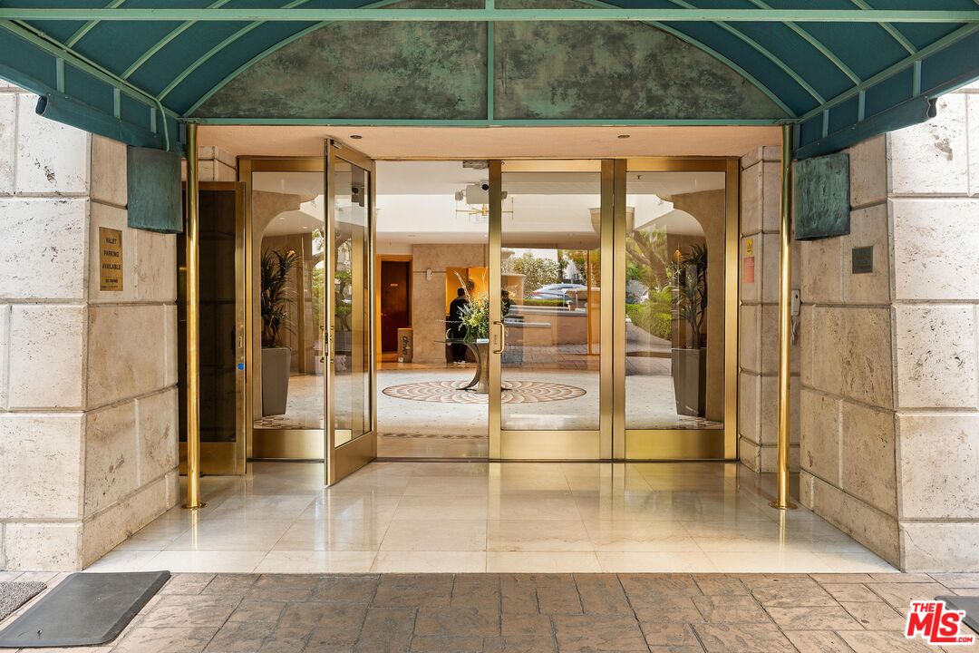 11500 San Vicente Blvd Unit: 218