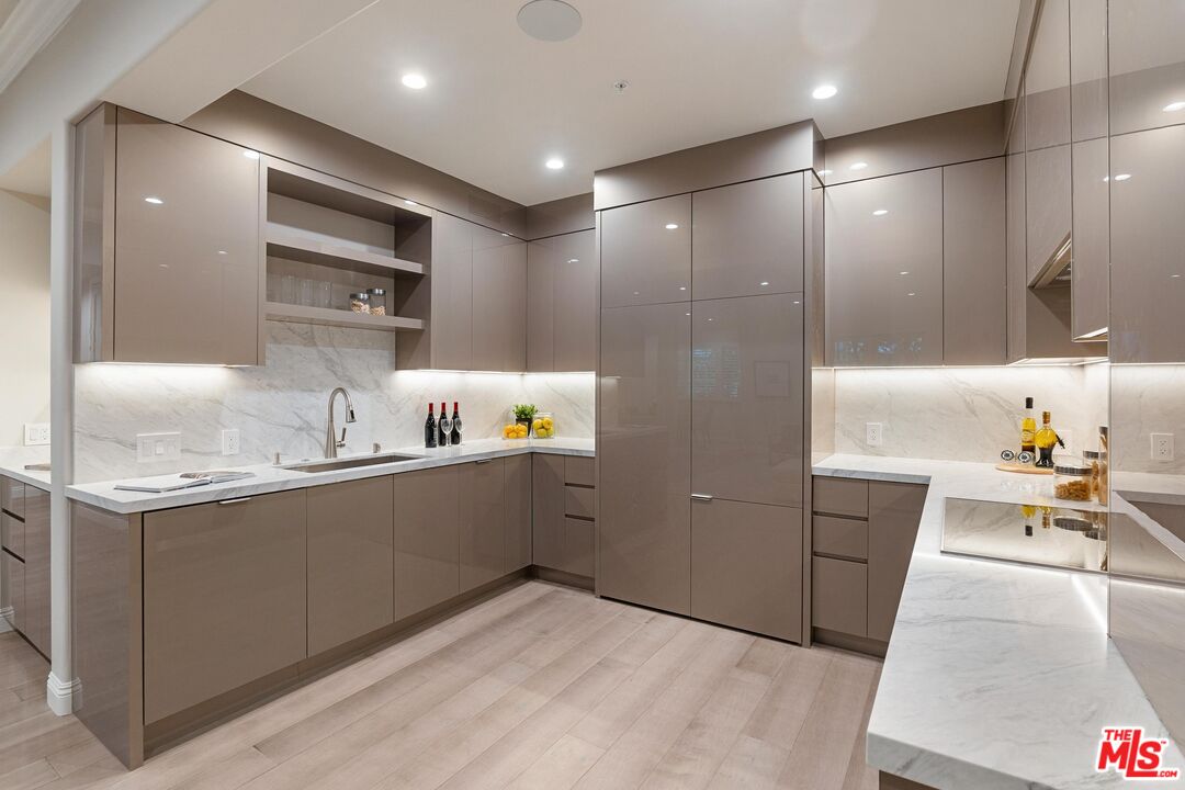 11500 San Vicente Blvd Unit: 218