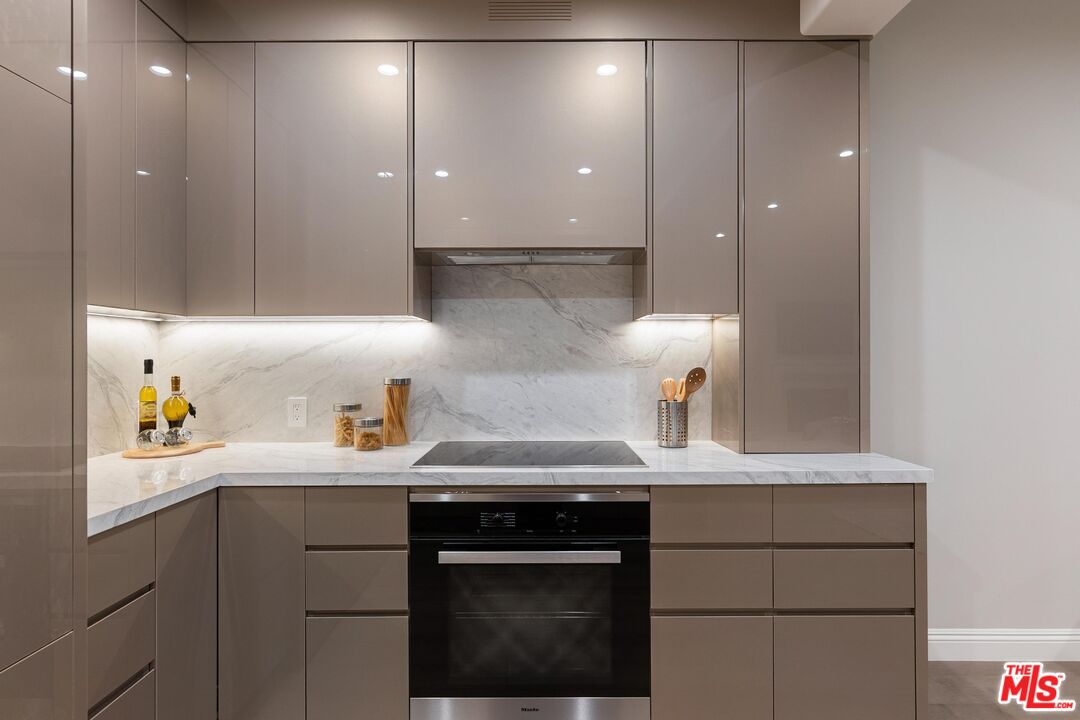 11500 San Vicente Blvd Unit: 218