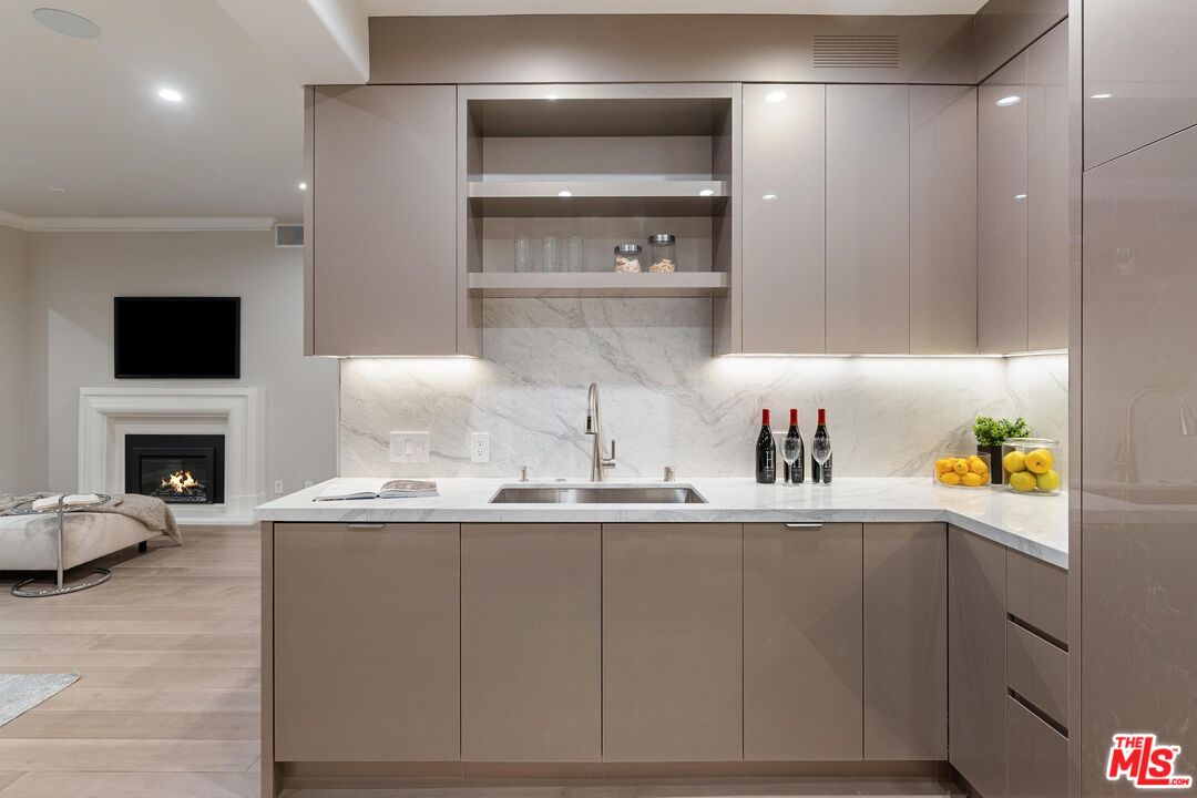 11500 San Vicente Blvd Unit: 218