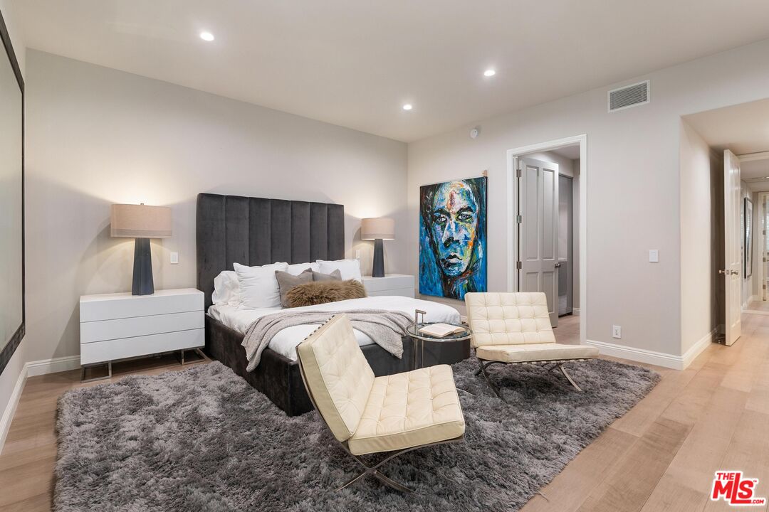 11500 San Vicente Blvd Unit: 218