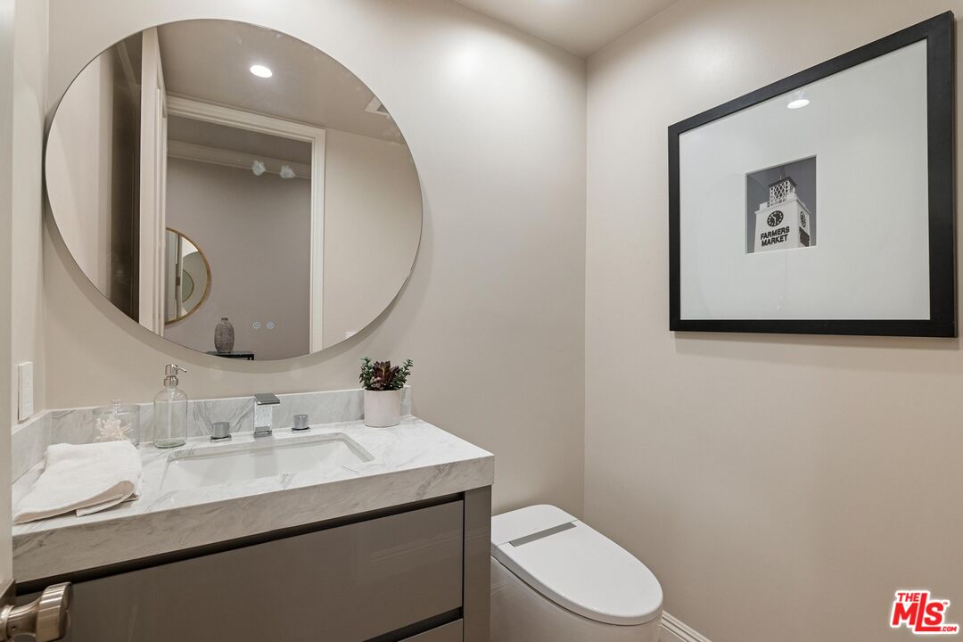 11500 San Vicente Blvd Unit: 218