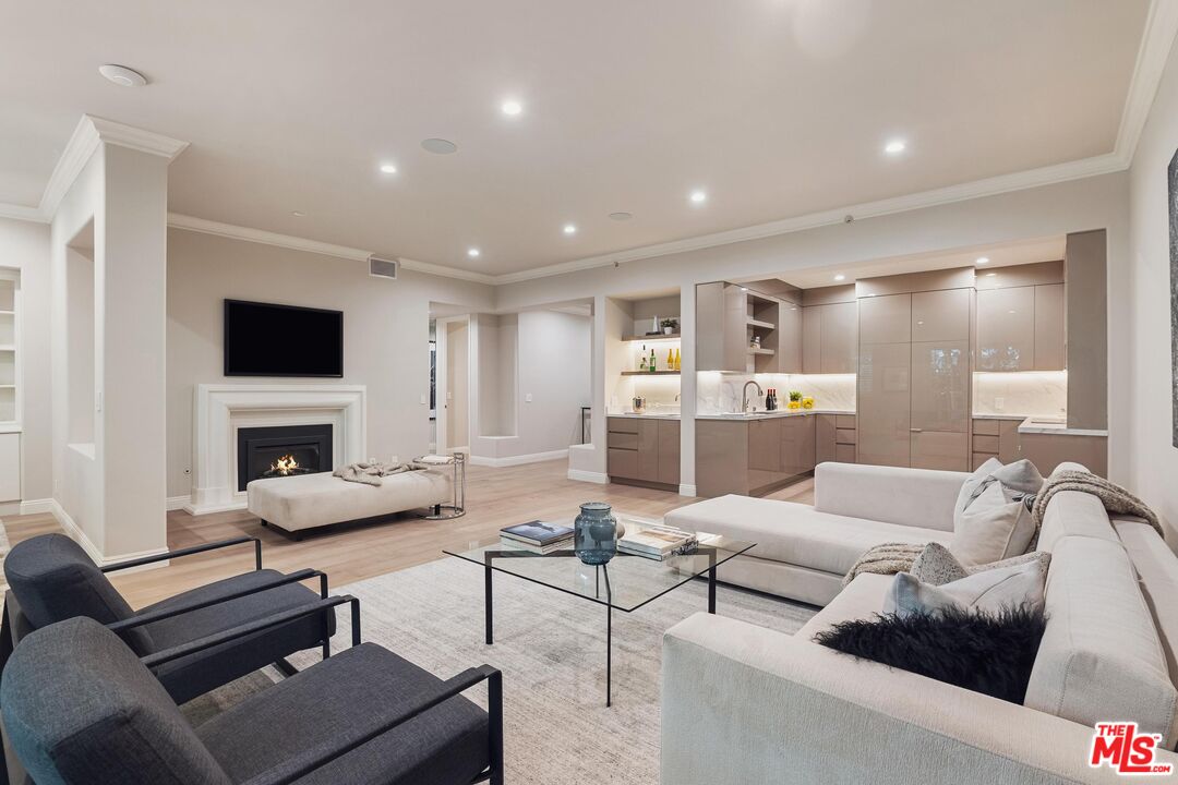 11500 San Vicente Blvd Unit: 218