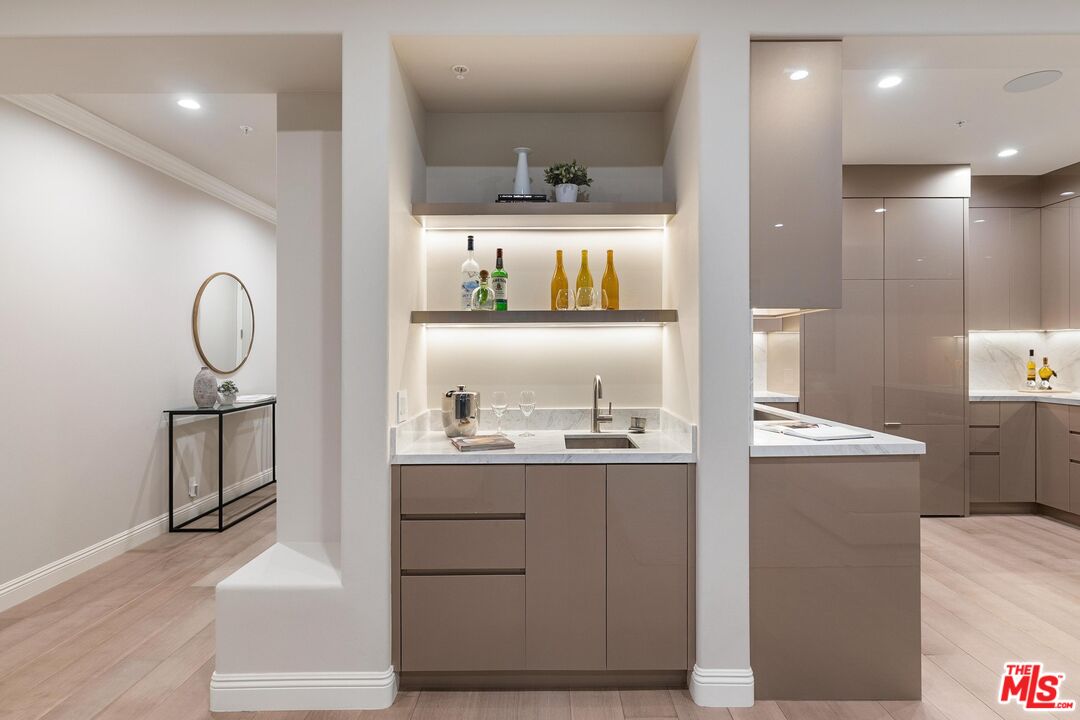 11500 San Vicente Blvd Unit: 218