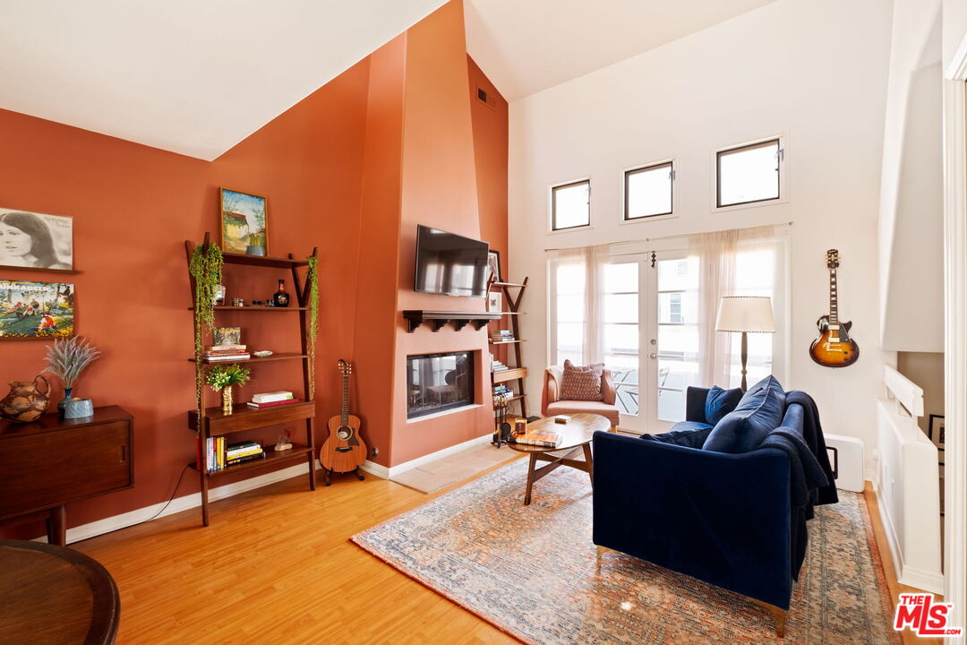 8562 W West Knoll Dr Unit: 5