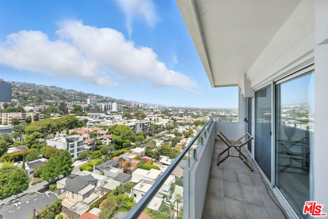 838 N Doheny Dr Unit: 1405