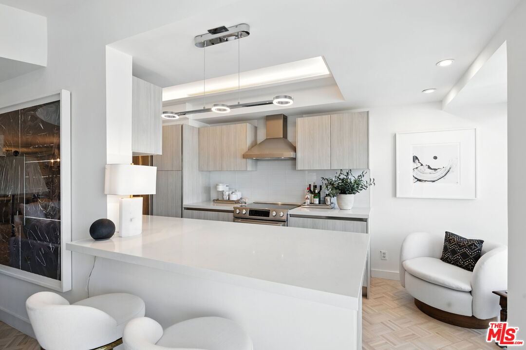 838 N Doheny Dr Unit: 1405