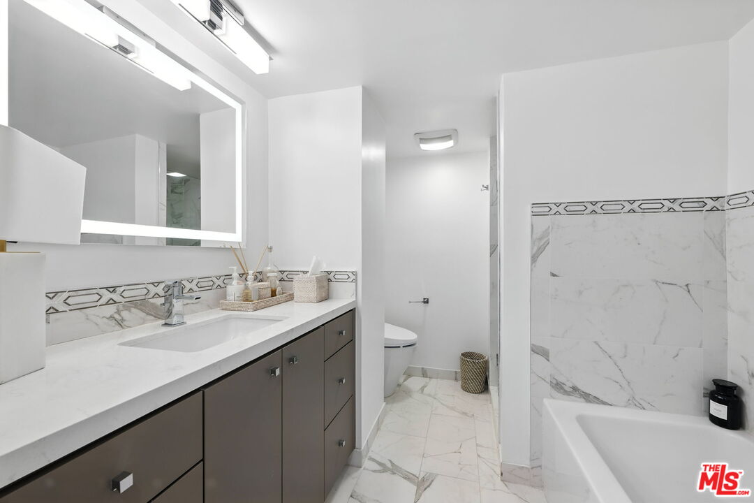 838 N Doheny Dr Unit: 1405