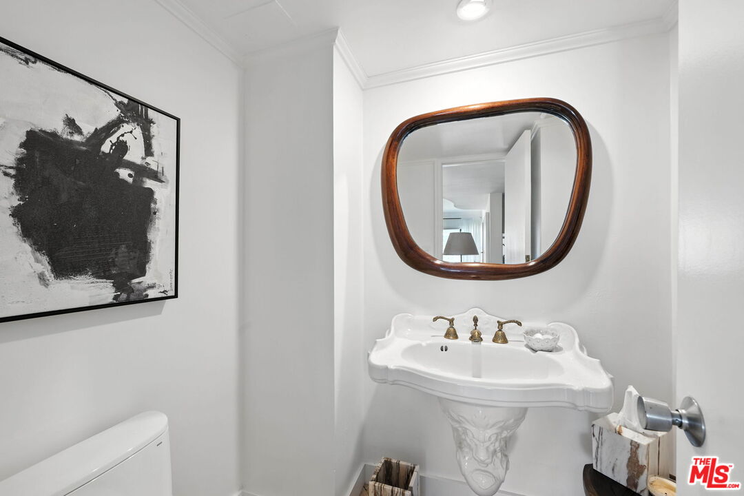 838 N Doheny Dr Unit: 1405