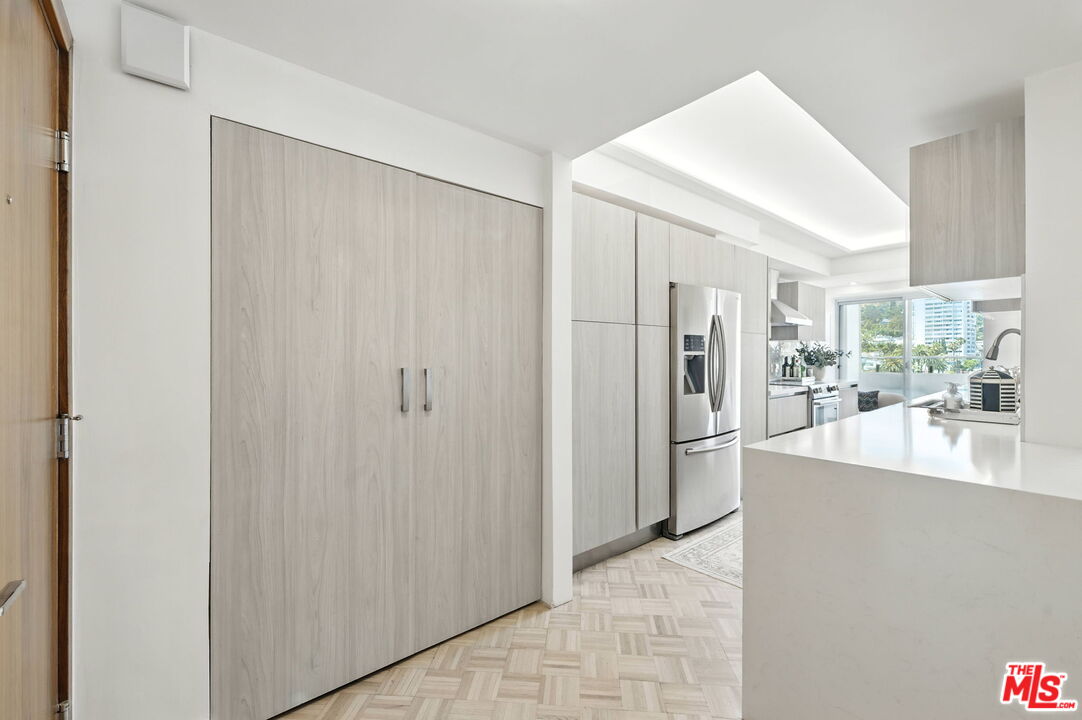 838 N Doheny Dr Unit: 1405