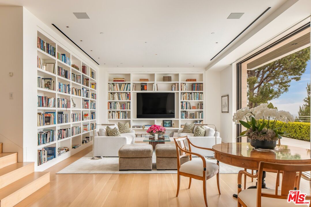 9966 Beverly Grove Dr