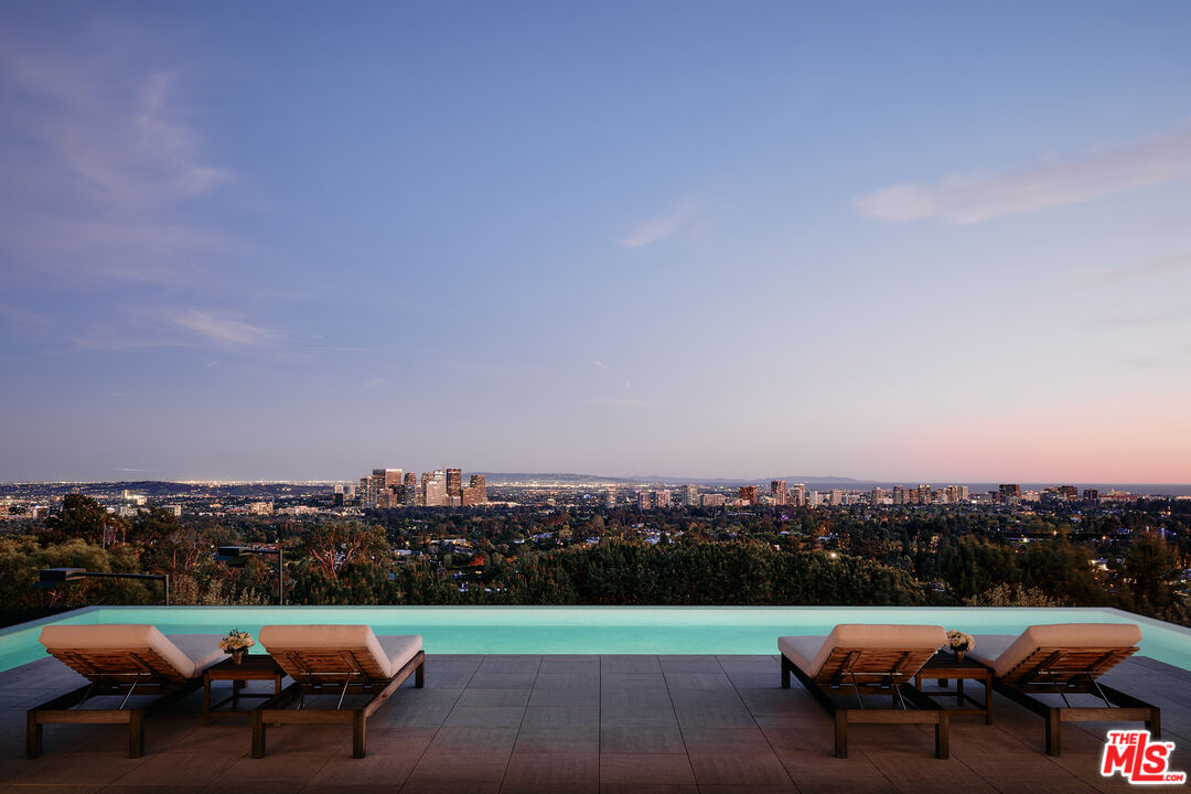 9966 Beverly Grove Dr