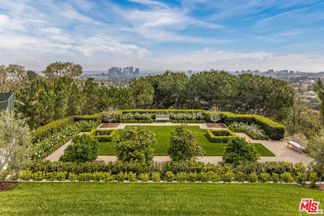 9966 Beverly Grove Dr