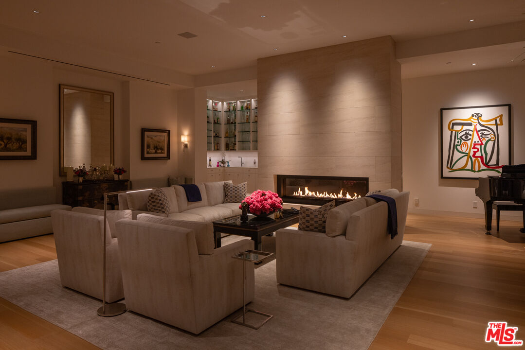 9966 Beverly Grove Dr