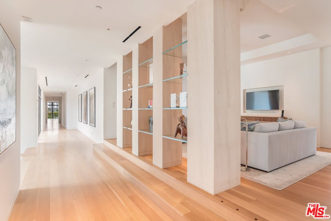 9966 Beverly Grove Dr
