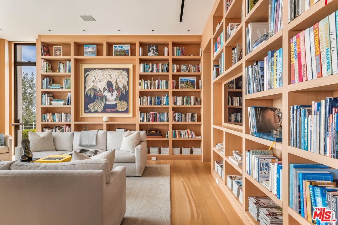 9966 Beverly Grove Dr