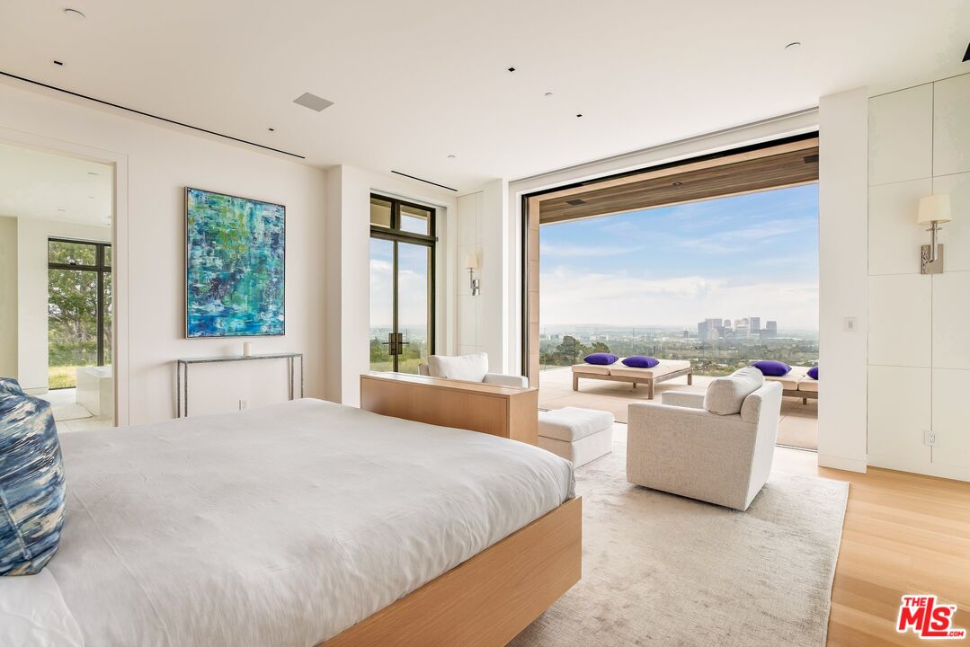 9966 Beverly Grove Dr