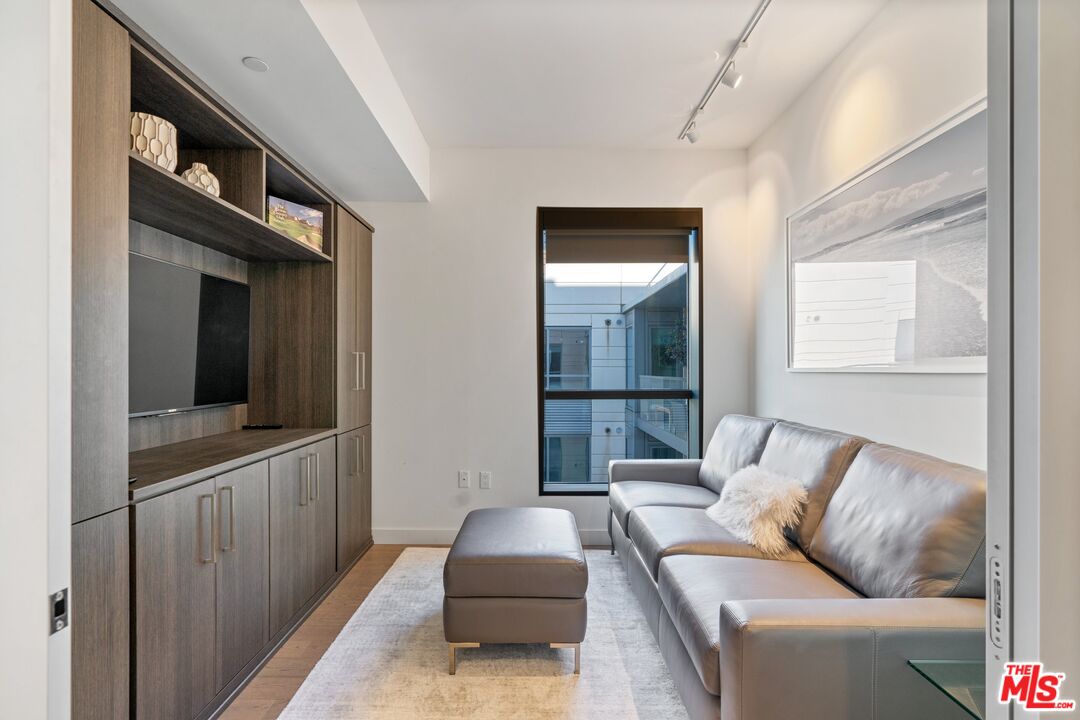 1755 Ocean Avenue Unit: 810