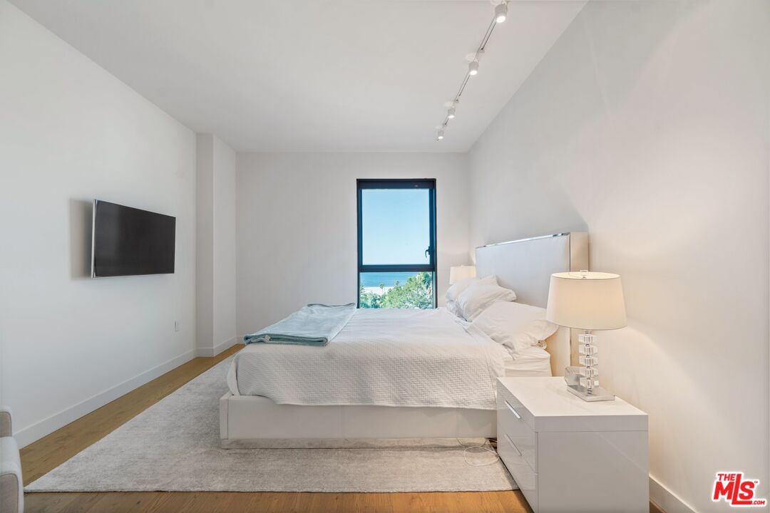 1755 Ocean Avenue Unit: 810