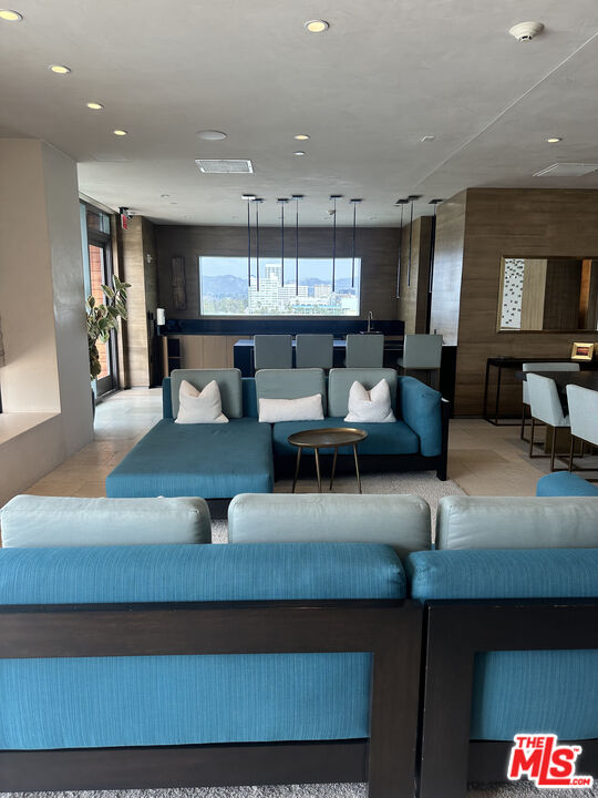 1755 Ocean Avenue Unit: 810