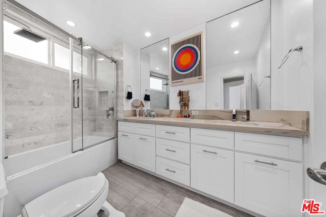 11970 Montana Ave Unit: 207