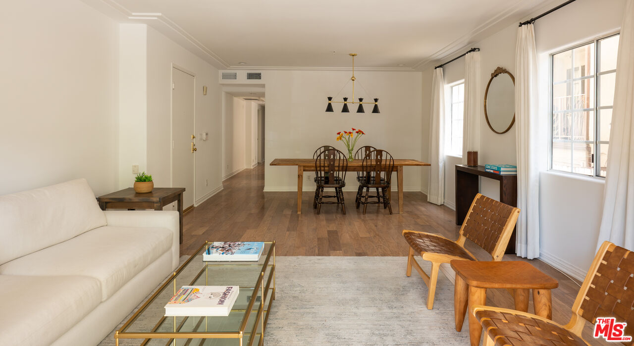 146 S Clark Dr Unit: 101