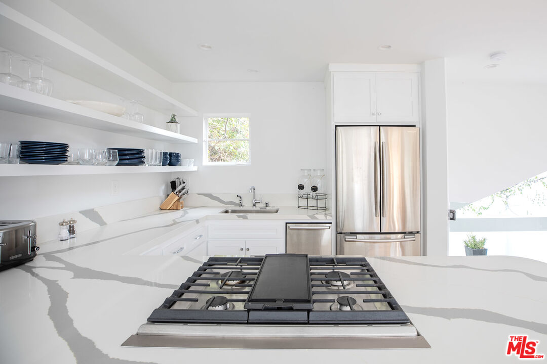 29233 HEATHERCLIFF RD Unit: 3