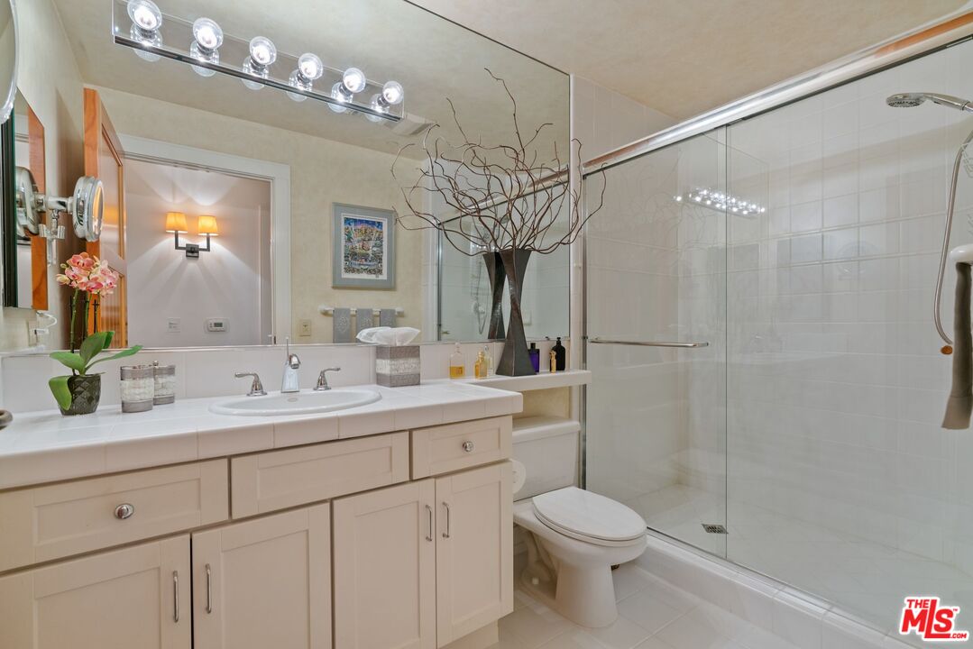 411 N Oakhurst Dr Unit: 106