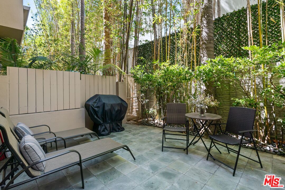 411 N Oakhurst Dr Unit: 106